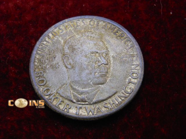 Lot 36-486702 - 1946 Silver Commemorative Booker T Washington Half Dollar.