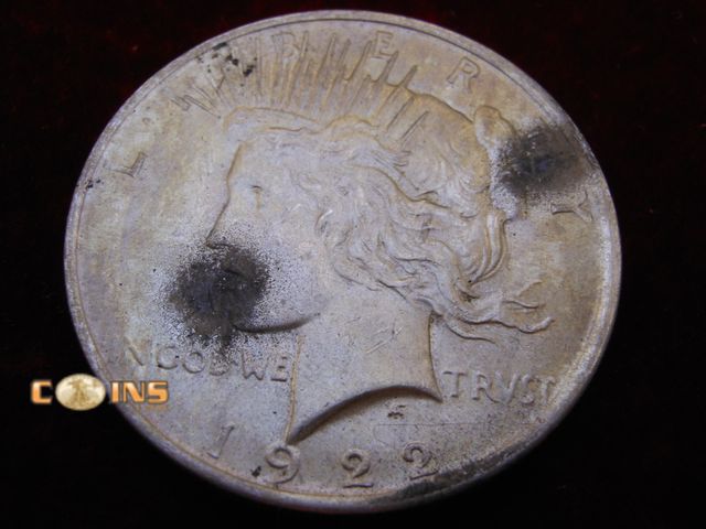 Lot 36-487305 - 1922 Silver Peace Dollar.