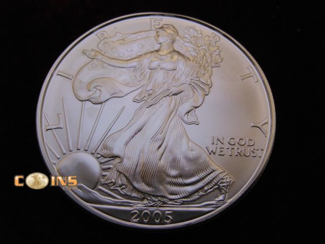 Lot 36-486703 - UNC/BU 2005 Silver American Eagle.  One Troy Ounce Round.