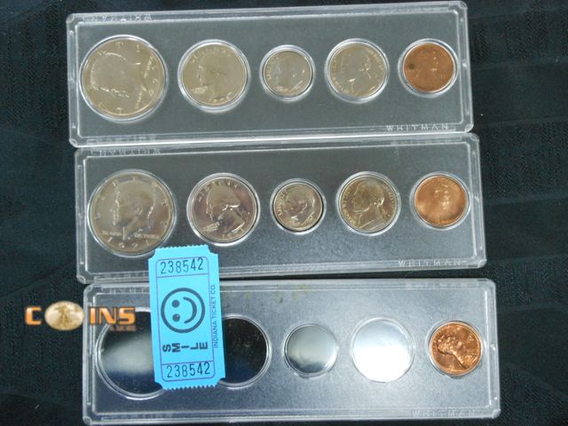 Lot 36-238542 - 1971 US Mint Set in Hard Plastic Holder, Includes S Mint Cent.