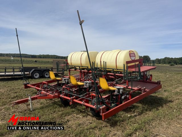 Lot 4-32 - MT 6-Row Mechanical Transplanter