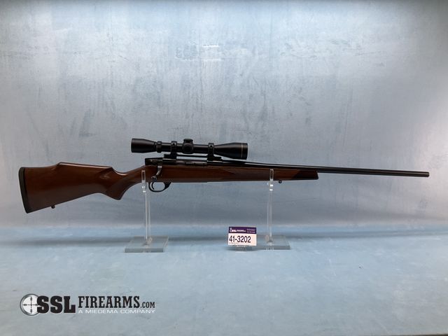 Lot 41-3202 - Weatherby Vanguard Deluxe .30-06 SPRG Bolt Action Rifle W/Leupold VX-1 3-9x40mm Scope
