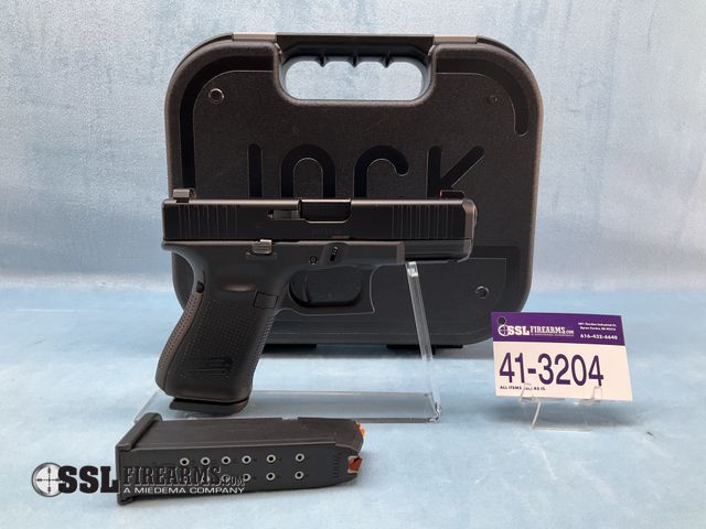 Lot 41-3204 - Glock 19 Gen 5 9MM Semi-Auto Pistol
