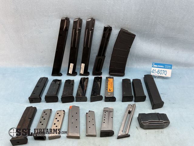 Lot 41-6070 - Lot of (21) Assorted Magazines