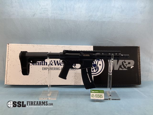 Lot 41-10585 - New Smith &amp; Wesson M&amp;P 15-22P .22 LR Semi-Auto Pistol