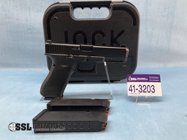 Lot 41-3203 - Glock 17 Gen 5 9MM Semi-Auto Pistol