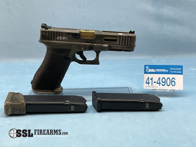 Lot 41-4906 - Black Phoenix Customs Glock G17 Gen 3 9mm Semi-Auto Pistol