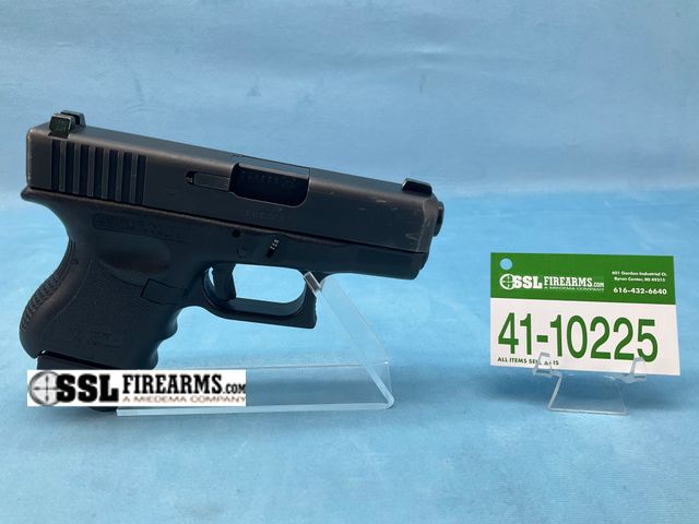 Lot 41-10225 - Glock G27 Gen 3 .40 S&W CAL Compact Semi-Auto Pistol .40 S&W Semi-Auto Pistol