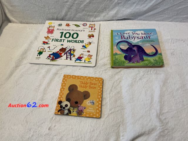 Lot 44-1015m - Lot of (3) children’s books E-Commerce Return, A basic inspection has been given to this item. Sold AS-IS. Used See All Photo's Not Tested