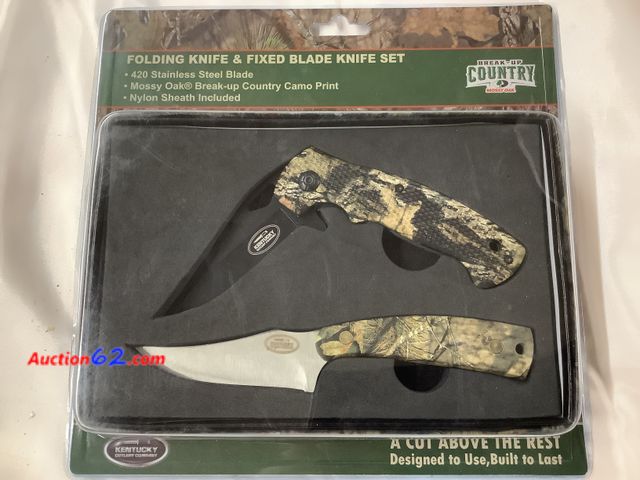 Lot 44-6027q - Mossy oak break-up country camo print, folding and fixed blade knife set. Pre-tagged $35 from store closing. NEW. See All Photo's Not Tested...