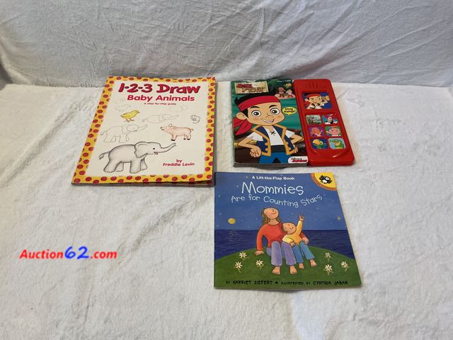 Lot 44-1017m - Lot of (3) children’s books E-Commerce Return, A basic inspection has been given to this item. Sold AS-IS. Used See All Photo's Not Tested