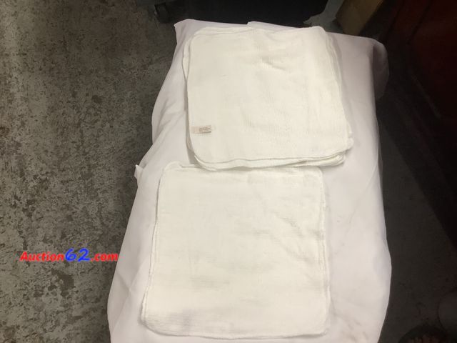 Lot 44-6078e - Set of 12 White Wash Cloths size 12x12 Appears New, A basic inspection has been given to this item. Sold AS-IS. See All Photo's Not Tested