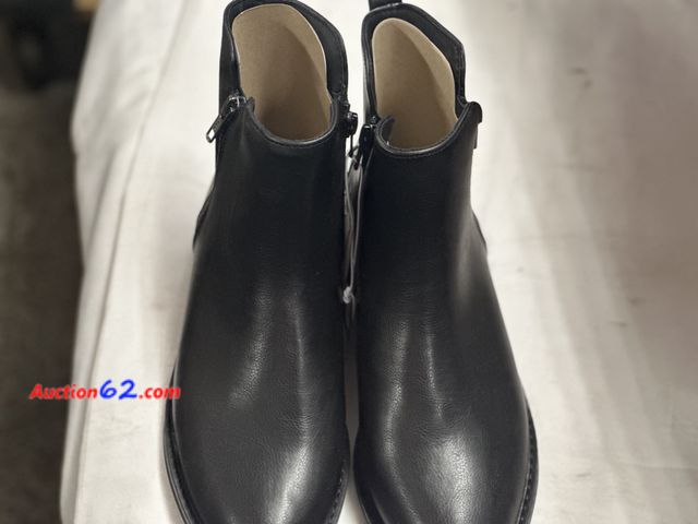 Lot 44-6219e - Brenna boots. Ladies Size 9.5 memory foam, dual side zippers. Tagged $34.99.color black. Appears New, A basic inspection has been given to t...