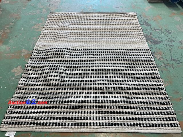 Lot 44-1314m - Thread Rugs Patio Rug 5x7 Ivory/23-2448 Not Tested See All Photo's E-Commerce Return, A basic inspection has been given to this item. Sold A...