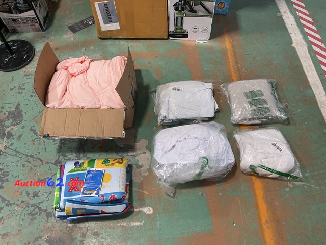 Lot 44-696g - Mix lot of Miscellaneous items  E-Commerce Return, A basic inspection has been given to this item. Sold AS-IS. See All Photo's Not Tested