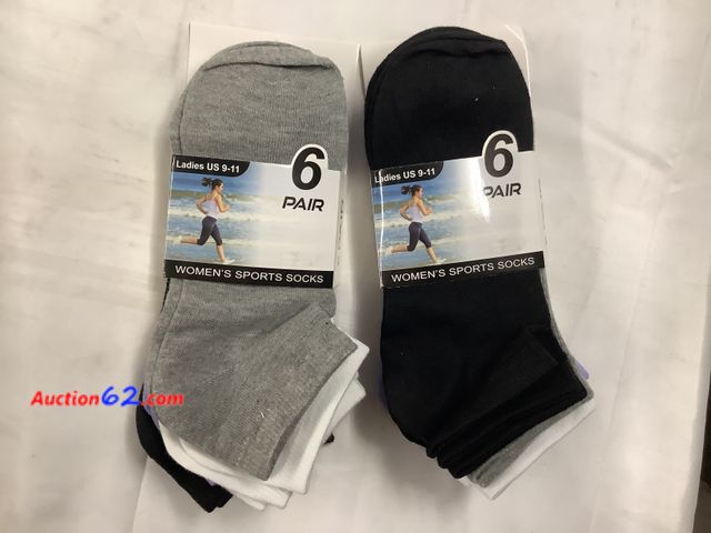 Lot 44-6076a - 2 Sets of Women’s Sports Socks, US Size 9-11, 12 Pairs Total.  E-Commerce Return, A basic inspection has been given to this item. Sold AS-IS...