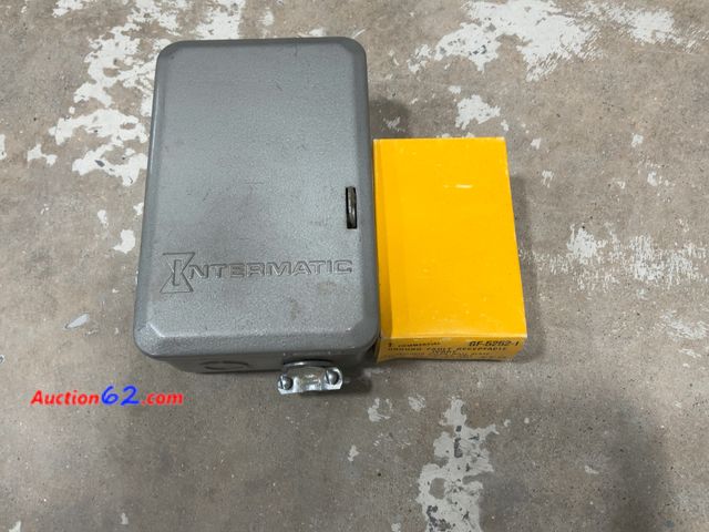 Lot 44-1603t - Intermatic T103 - 24 Hour Timer Switch, 40A, Hubbell GF-5252-1 GFCI Receptacle Not Tested See All Photo's