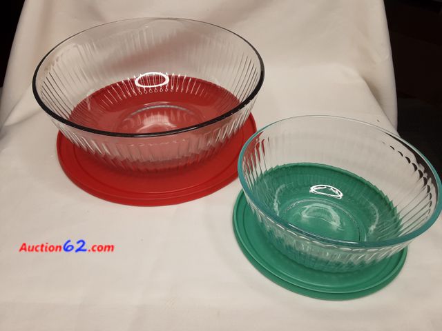 Lot 44-5704g - Pyrex Year Of Color Sculpted (2-Pack| 2.3 QT, 4.5 QT) Tinted Glass Mixing Bowls Set With Lids For Prepping, Baking and Cooking, Preheated Ov...