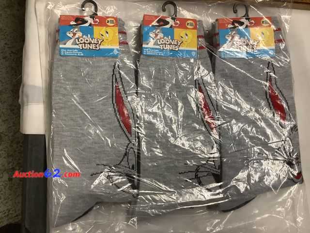 Lot 44-6076e - Looney Tunes Buggs Bunny size: Adult 6-12 Appears New, A basic inspection has been given to this item. Sold AS-IS. See All Photo's Not Teste...