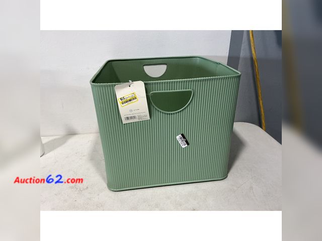 Lot 44-804i - Metal Bin Large Green - Brightroom™ See All Photo's Not Tested E-Commerce Return, A basic inspection has been given to this item. Sold AS-IS...