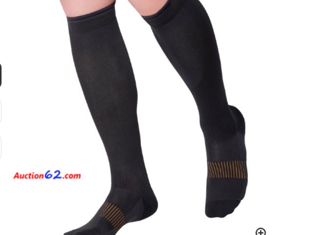 Lot 44-1549b - Copper Fit Elite Compression Socks - 2 Pairs Black, Airflow Technology, S/M See All Photo's Not Tested Appears New, A basic inspection has b...