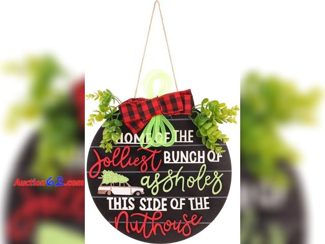 Lot 44-6904p - National Lampoon's Christmas Vacation Holiday Decor Wooden Wreath Appears New, A basic inspection has been given to this item. Sold AS-IS.