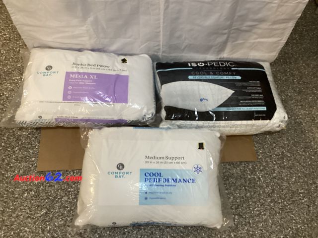 Lot 44-7717j - Lot of (3) bed pillows.  Appears New, A basic inspection has been given to this item. Sold AS-IS. See All Photo's