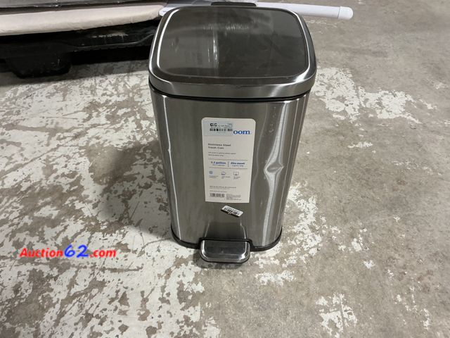 Lot 44-1658w - Oom Stainless Steel Trash Can - 3.2 Gallon, Soft-Close Lid, Durable Pedal E-Commerce Return, A basic inspection has been given to this item....
