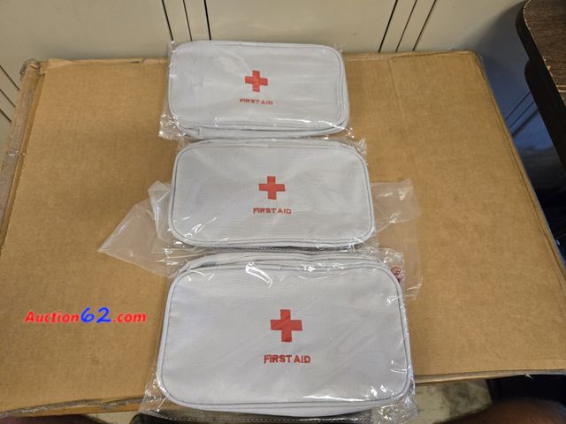 Lot 44-6522r - Faylapa 3Pcs Mini Empty First Aid Bag, 9x5x3 inches Travel Portable Pouch Bags (Bag Only), gray Appears New, A basic inspection has been giv...