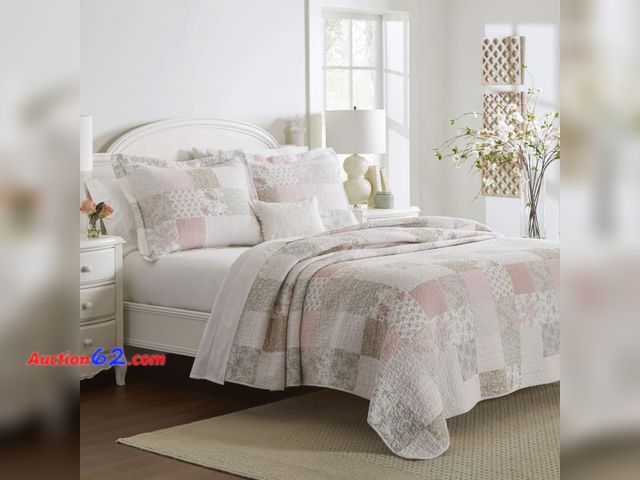 Lot 44-2598w - $87 Retail price - Laura Ashley - King Quilt Set, Reversible Cotton Bedding with Matching Shams, Patchwork Inspired Home Decor (Celina Patch...