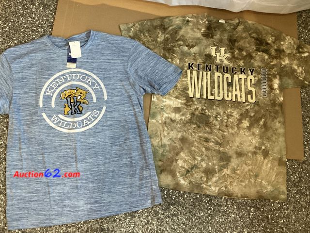 Lot 44-7727i - Lot of (2) University of Kentucky Wildcats adult large T-shirts. Appears New, A basic inspection has been given to this item. Sold AS-IS. Se...