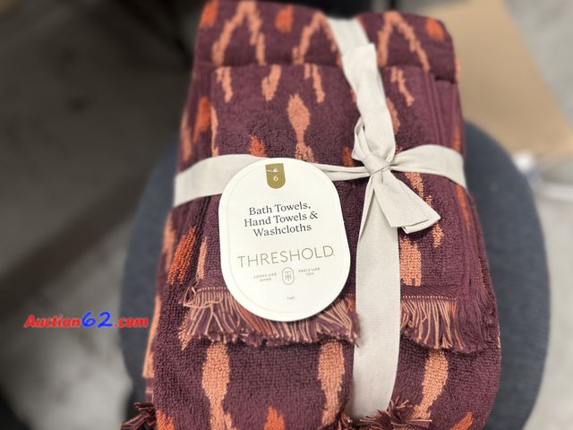 Lot 44-7568b - Set of 6 threshold towels, 2 each bath hand, washcloths. New. Color math maroon. 5. Not Tested 13. Never opened, Factory Sealed