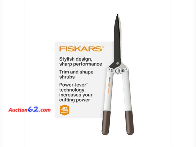 Lot 44-904f - Fiskars Hedge Shears with PowerLever, Lightweight Garden Trimmers, White Not Tested Appears New with box damage