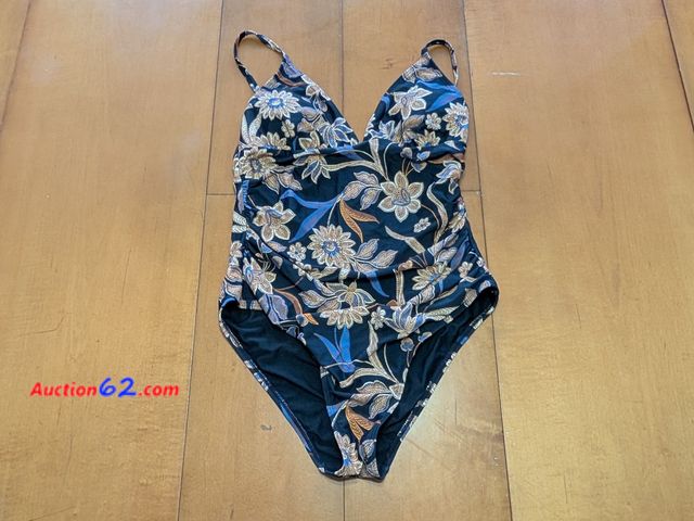 Lot 44-3016g - New Size Large - Cupshe Paisley V-Neck One-Piece Swimsuit - New with Tags - See Pictures