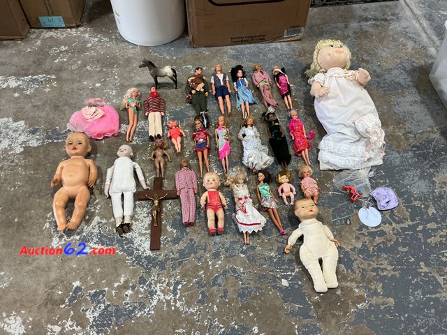 Lot 44-771b - Mic lot of Dolls Used See All Photo's Not Tested