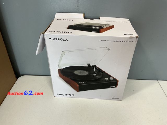 Lot 44-2674w - Victrola Brighton Compact Record Player with Bluetooth Appears New, A basic inspection has been given to this item. Sold AS-IS. Not Tested S...