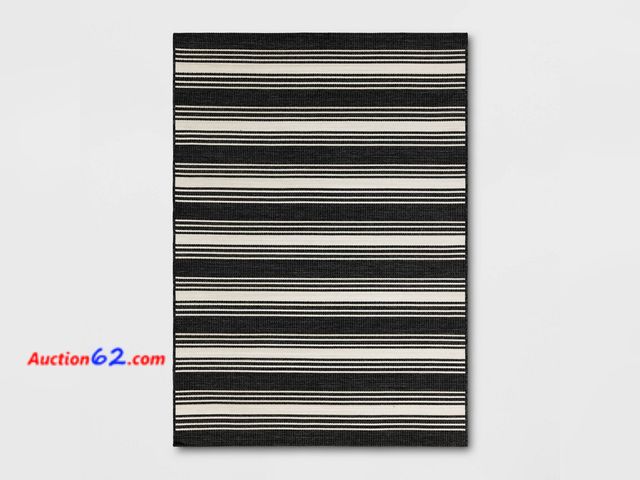 Lot 44-655p - 5'x7' Striped Outdoor Area Rug Charcoal Gray - Threshold Appears New, A basic inspection has been given to this item. Sold AS-IS. Not Tested