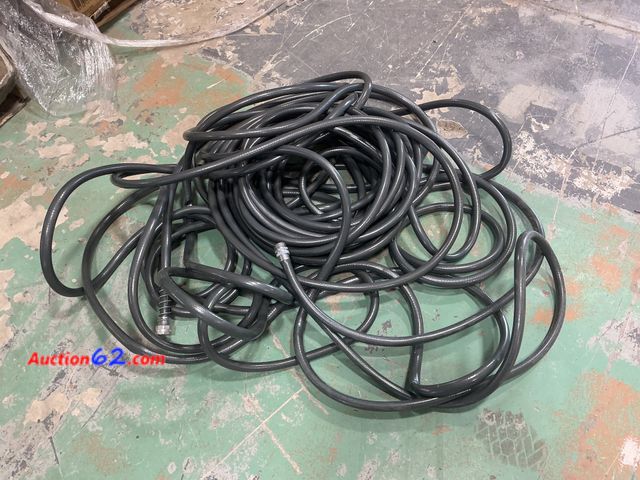 Lot 44-653g - Lot of (1) Gray Hose- Unknown size E-Commerce Return, A basic inspection has been given to this item. Sold AS-IS. See All Photo's Not Tested