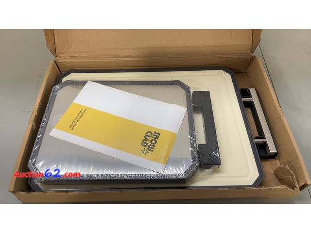 Lot 44-1515e - Snow Peak Stainless Steel Cutting Board Set E-Commerce Return, A basic inspection has been given to this item. Sold AS-IS. See All Photo's N...