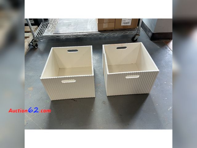 Lot 44-806i - Brightroom Pine Wood Bin - Large Size, White See All Photo's Not Tested E-Commerce Return, A basic inspection has been given to this item. S...