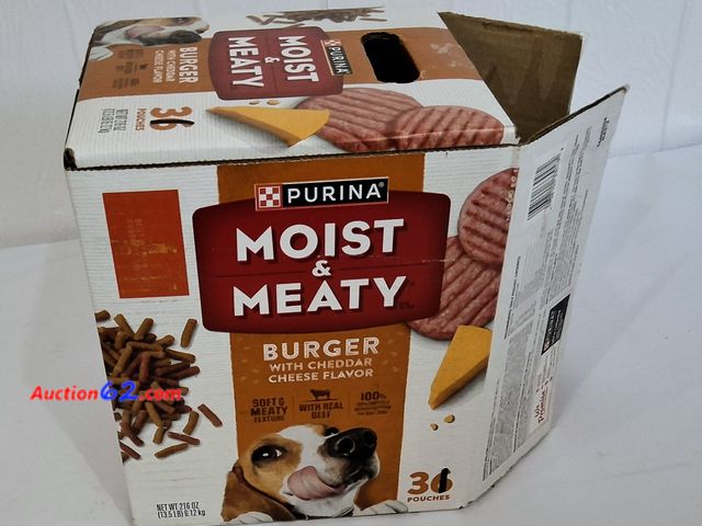 Lot 44-7491a - 31 pouchs of Purina moist &amp; meaty dog food  Appears New, A basic inspection has been given to this item. Sold AS-IS.
