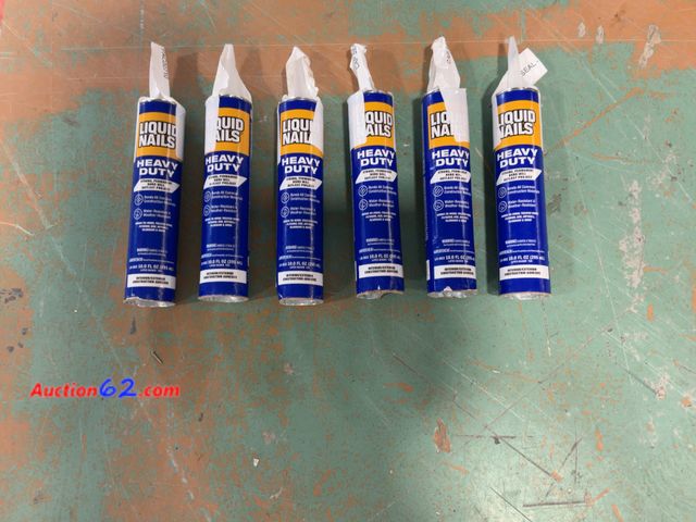Lot 44-921p - LIQUID NAILS HEAVY DUTY Construction Adhesive, Extreme Strength, Weather Resistant, 6-Pack E-Commerce Return, A basic inspection has been gi...