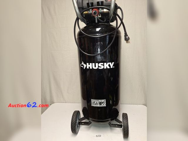 Lot 44-7022g - HUSKY 20 gallon 200 PSI oil free portable vertical electric air compressor E-Commerce Return, A basic inspection has been given to this item...
