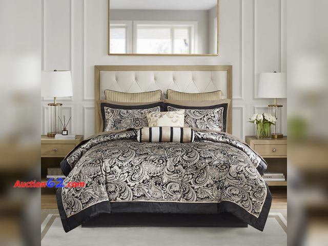 Lot 44-1557m - $169.46 Retail price - Madison Park Jacquard Cal King Comforter Set with Cotton Sheets,Black,12pc See All Photo's Not Tested Appears New, A ...