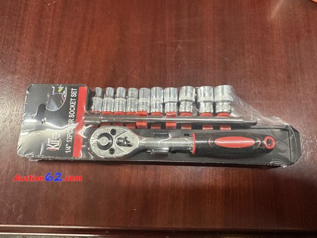 Lot 44-7567b - Kit brand 1/4 in. 12 pc metric socket set. New See All Photo's Not Tested Never opened, Factory Sealed