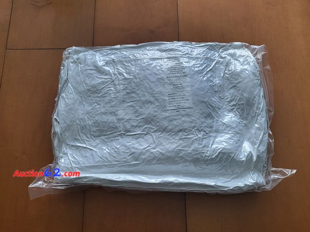 Lot 44-3168b - King Size (20"x36") 80% Goose Feathers 20% Polyester - New in Sealed Package - See Pictures 1. Appears New, A basic inspection has been give...