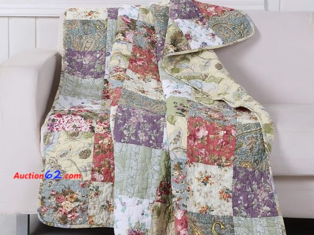 Lot 44-6506r - 50x60" Greenland Home Blooming Prairie Quilted Patchwork Throw Appears New, A basic inspection has been given to this item. Sold AS-IS.