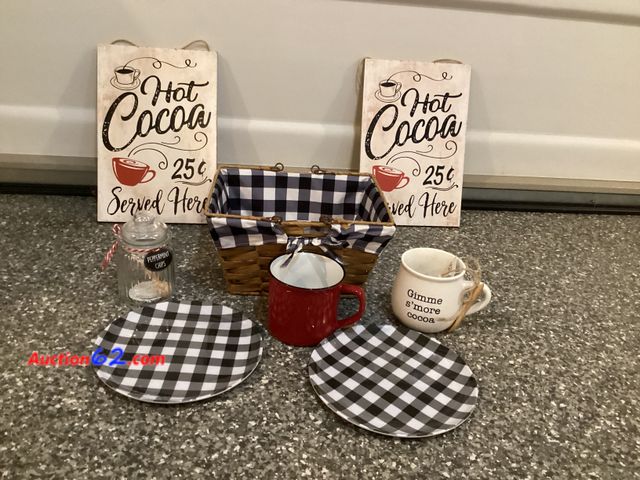 Lot 44-7717b - Lot of hot cocoa items.  Appears New, A basic inspection has been given to this item. Sold AS-IS. See All Photo's