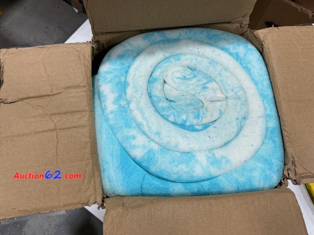 Lot 44-1105j - Lot of (1) Foam Topper- Unknown Size E-Commerce Return, A basic inspection has been given to this item. Sold AS-IS. See All Photo's Not Test...
