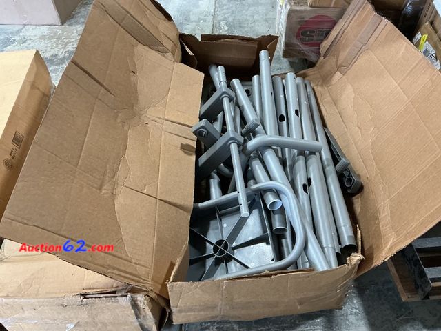 Lot 44-1507p - lot of Pool parts E-Commerce Return, A basic inspection has been given to this item. Sold AS-IS.
